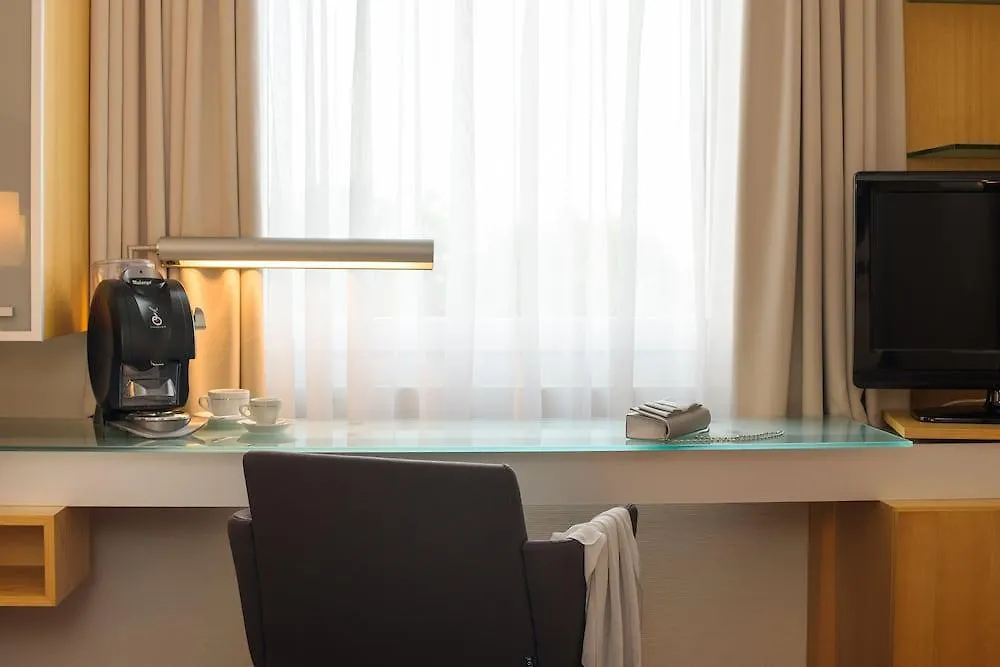 Mercure Hotel Duesseldorf City Nord 4*, Düsseldorf Alemanha